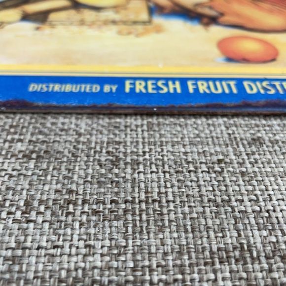 TREASURE CHEST LABEL VINTAGED METAL SIGN - Picture 5 of 5